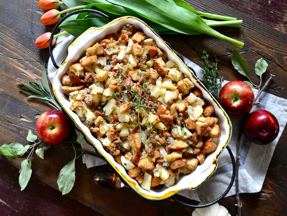 traditional-thanksgiving-stuffing-with-sausage-and-apples ciaochowbambina.com
